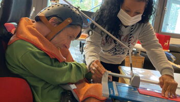 Im neuen Campus Mensch Magazins: FuB stellt Weihnachtskarten her