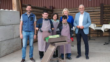 Brennholhandel Schwarz erhält Kooperationspreis des Campus Mensch